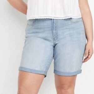 NEW Old Navy High Rise Slouchy Straight Women's lBlue Denim Jean Short WITH TAGS